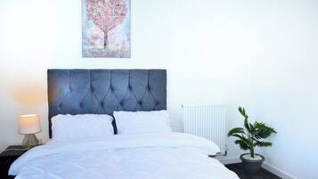 2 chambres, fer et planche à repasser, Wi-Fi gratuit, draps fournis