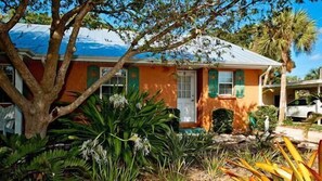 Unclassified image, 5 of 13, button