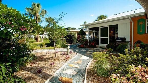 Unclassified image, 1 of 13, button