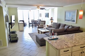 Smart TV - Dolphin Point #601A ~Harbor View! ~Private Beach Access! ~Pool! ~Pickleball! (Destin)
