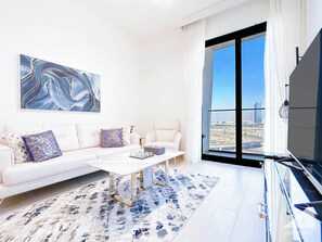 Apartment (2 Bedrooms) | Wohnzimmer