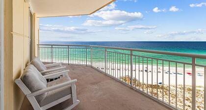 WaveSong: Luxurious Beachfront Condo at Navarre Beach. Sleeps 9
