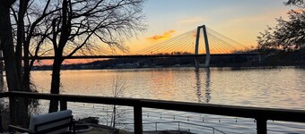 The River Hideaway : Relax, Stay & Play