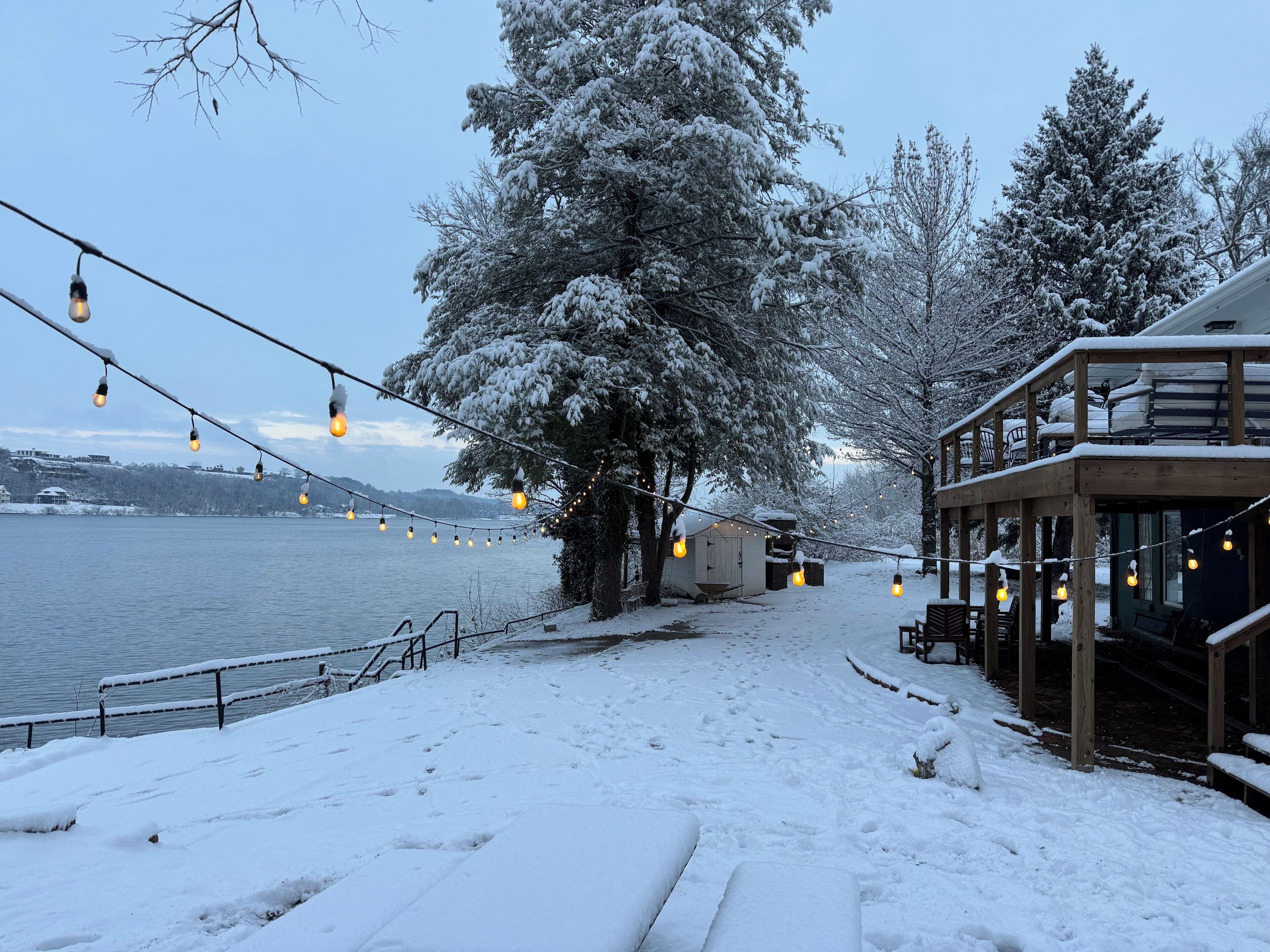 المنطقة المحيطة بالمنشأة