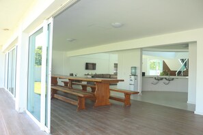 Villa básica | Restaurante al aire libre