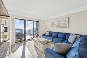 Televisión y oficina 