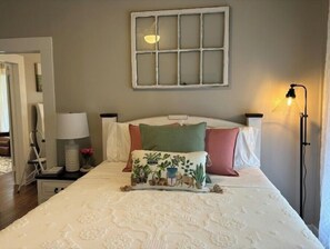 2 bedrooms, iron/ironing board, free WiFi, bed sheets