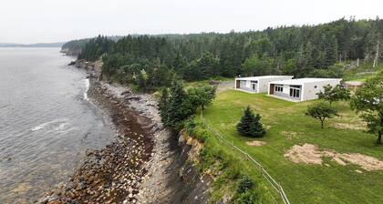 Luxury Oceanfront Cottage