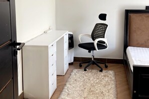 1 soverom, strykejern/-brett, wi-fi (inkludert) og sengetøy