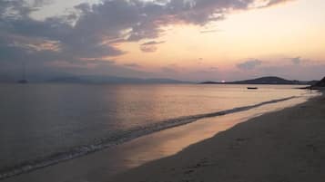 Perto da praia, areia branca