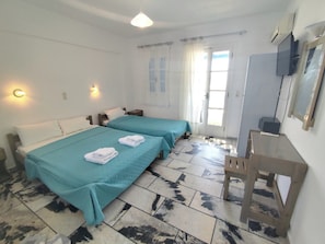 In-room safe, soundproofing, free WiFi - Villa Polemis (Naxos)