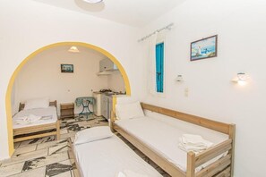 Classic Apartment, Balcony, Beach View | Living area - Villa Polemis (Naxos)