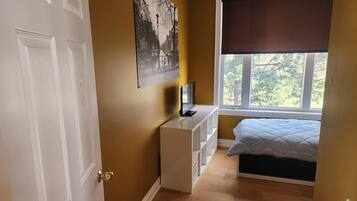 4 chambres, fer et planche à repasser, Wi-Fi, draps fournis