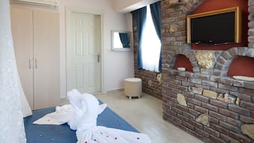 Deluxe Double Room, Sea View | Free WiFi