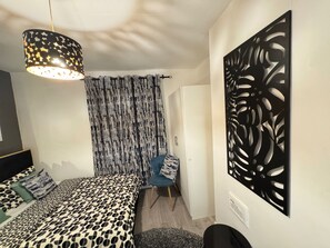 House | 3 bedrooms, iron/ironing board, free WiFi, bed sheets - Sheffield - House - Sleeps 5 - Parking - Garden (Sheffield)