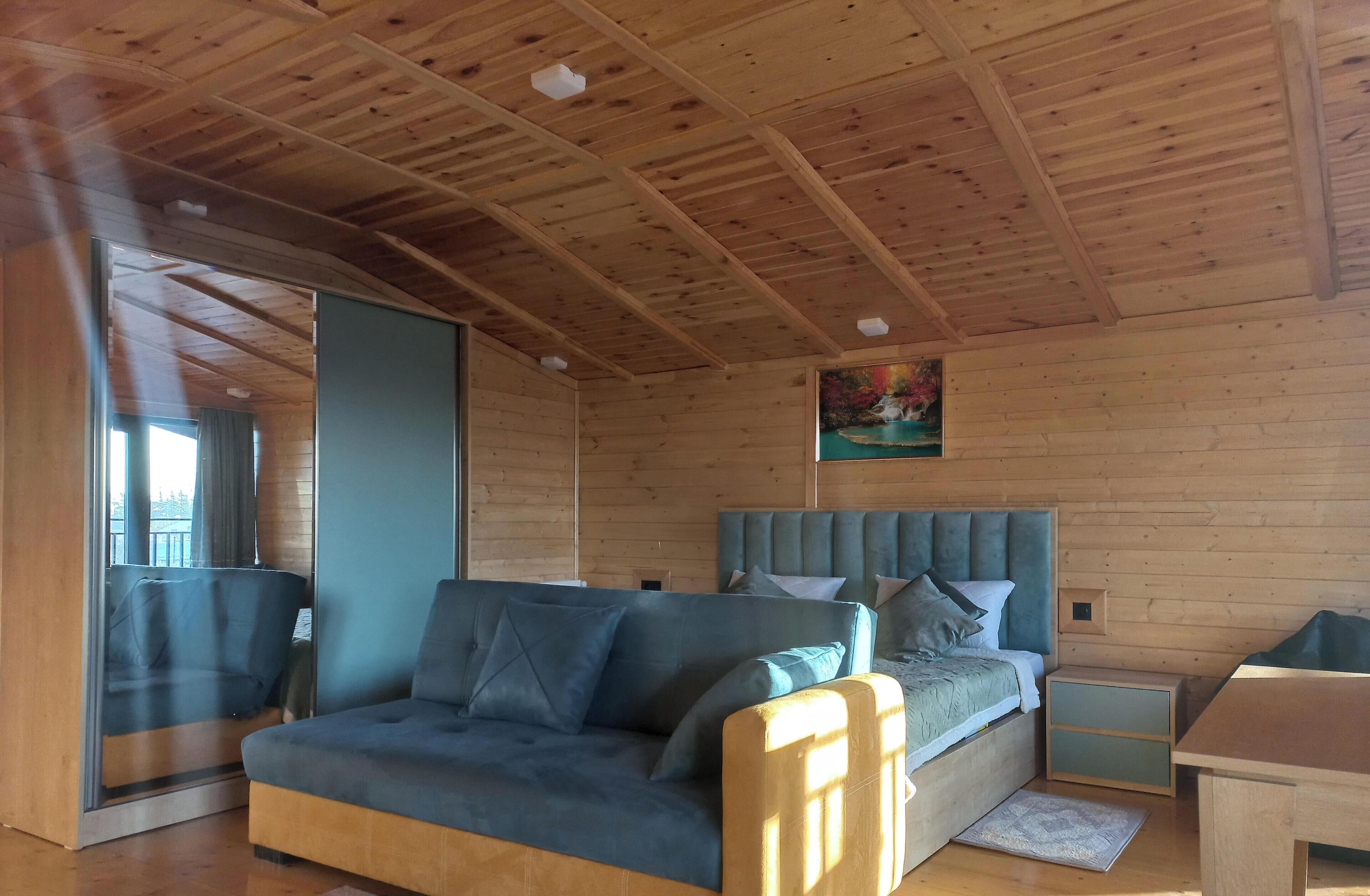 Luxury Room | Soundproofing, iron/ironing board, free WiFi