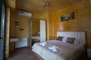 Apartemen Deluks, balkon, pemandangan kota | Kedap suara, setrika/meja setrika, dan Wi-Fi gratis