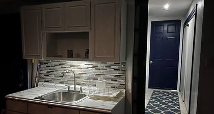 AMAZING PRIVATE QUIET & COMFORTABLE SHORT STAYS!!
KING SZ BED.10 mins from JFK