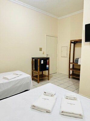 Family Triple Room | Free WiFi - Hotel Central Plaza Timoteo (Timoteo)
