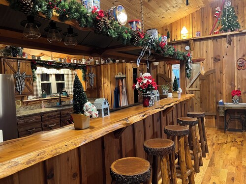 Cabin Creek Ranch/Experience the Country!  Silver Dollar City, Branson and more.