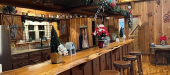 Cabin Creek Ranch/Experience the Country!  Silver Dollar City, Branson and more.