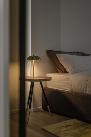 2 bedrooms, desk, iron/ironing board, travel cot - Exclusive and new apartment in Duomo, directly in pedestrian area. (Milano)