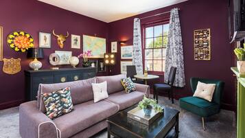 Executive-Apartment, 1 Schlafzimmer, Blick auf den Innenhof | Wohnbereich