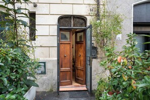 Apartment, 1 Bedroom, Accessible, City View | Property entrance - Domus Gelsomino, St Peter's Square, Vatican, Central Rome (Rome)
