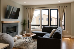 Smart TV, fireplace