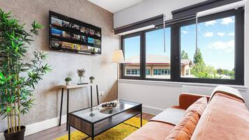 Apartment | Living area | TV