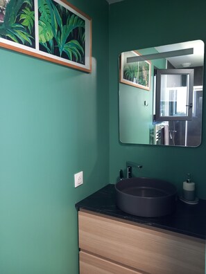 Shower, toilet paper - Maison Neuve , Plage à Pied (Assérac)