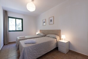 1 slaapkamer, een bureau, een strijkplank/strijkijzer, gratis wifi
