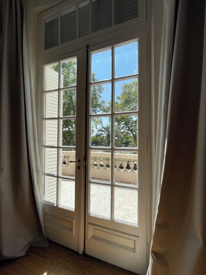 Deluxe Double or Twin Room, River View | In-room safe, blackout drapes, iron/ironing board, free WiFi - Casa Villa Julia (Tigre)