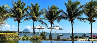 Exquisite Latitude Luxury Seafront Suite - Premier Ocean View