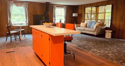 Peaceful space in the country. Deck&private indoor sauna. Surrounded by nature!