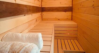 Peaceful space in the country. Deck&private indoor sauna. Surrounded by nature!