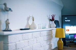 Interior - Cozy Suite Apt By Eason Stays Short Lets Lowestoft (Suffolk)