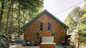 Unclassified image, 5 of 8, button - Charming Stowe Cabin w/Hot Tub, Trails, Streams (Stowe)