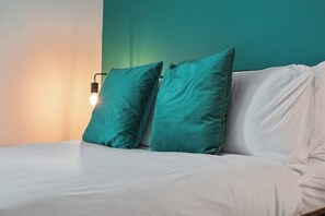 2 bedrooms, iron/ironing board, WiFi, bed sheets - 2BR Apt By Eason Stays Short Lets Sheffield (Sheffield)