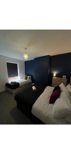 2 多间卧室、熨斗/熨衣板、WiFi、床单