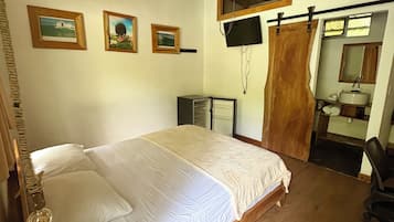 Desk, laptop workspace, free WiFi