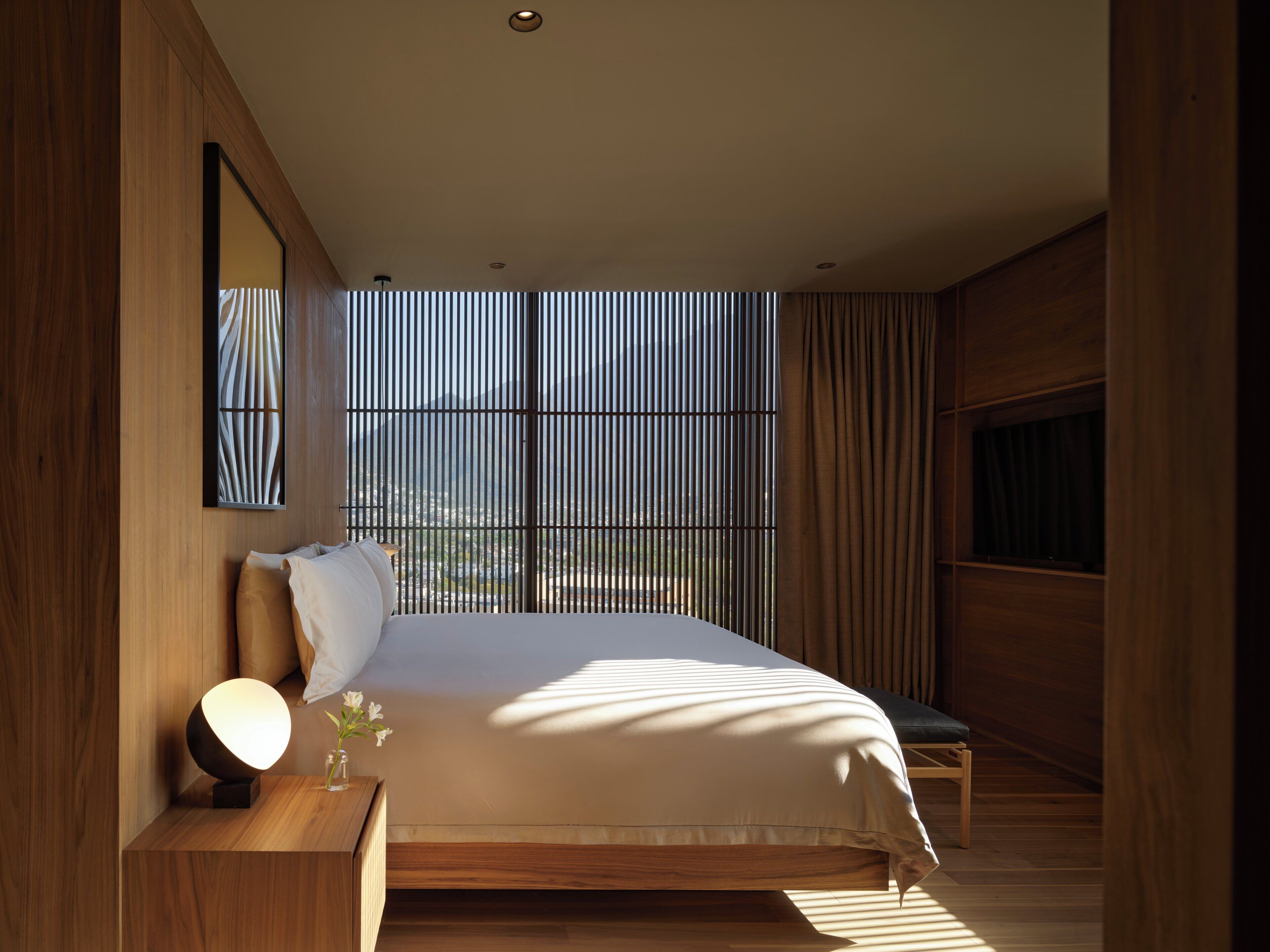 Ropa de cama de alta calidad y minibar 