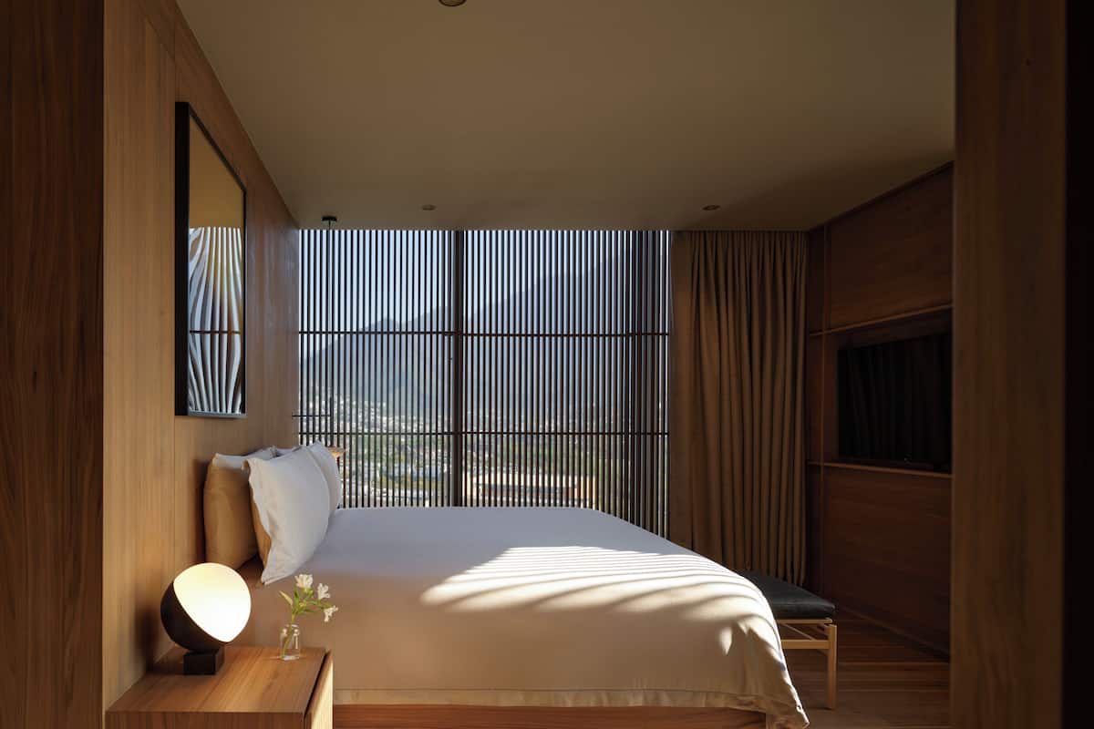 Ropa de cama de alta calidad y minibar