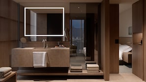 Ropa de cama de alta calidad y minibar