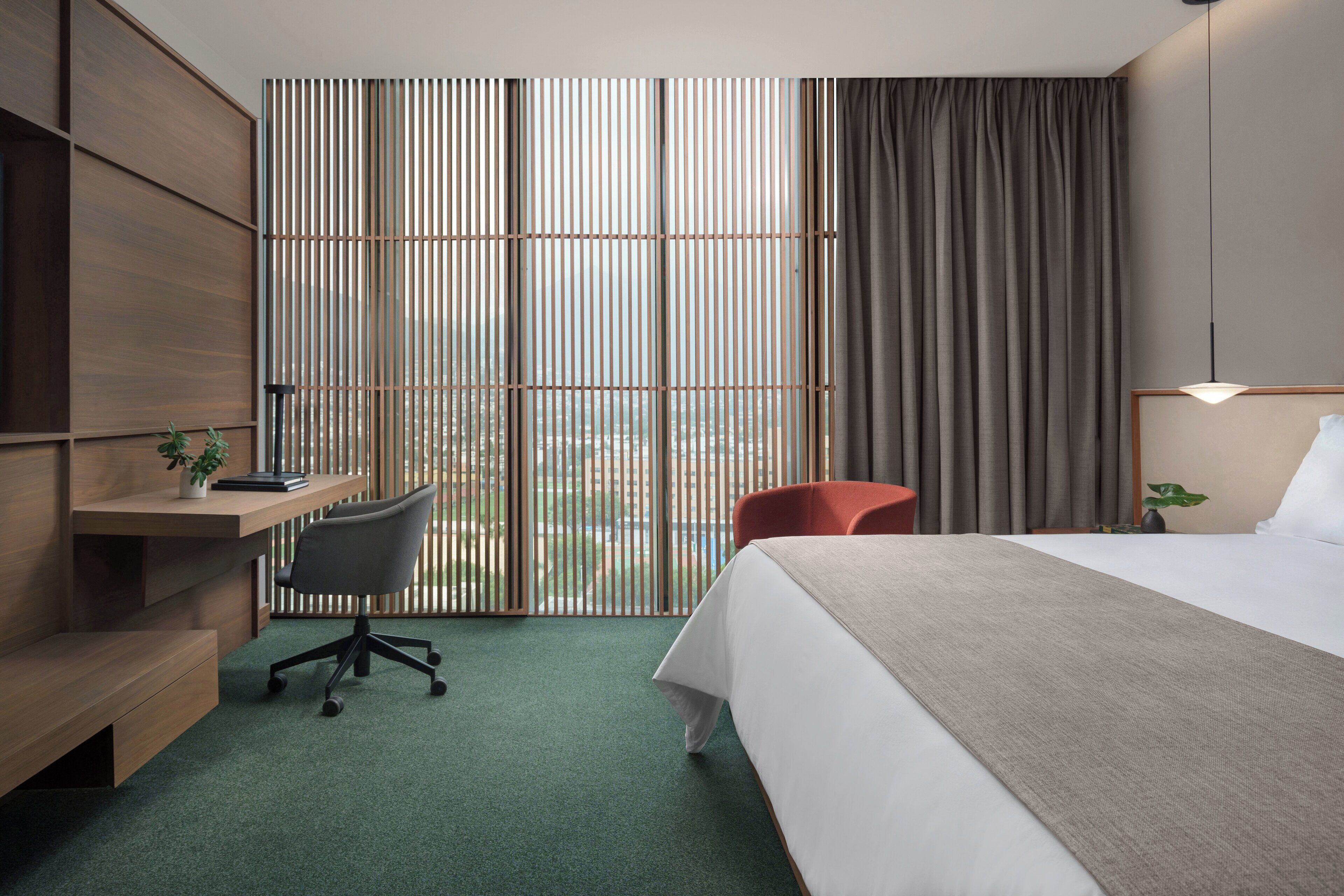 Ropa de cama de alta calidad y minibar 