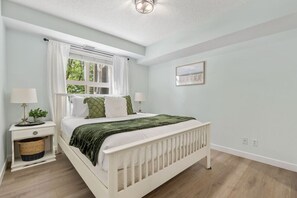 2 Schlafzimmer, Schreibtisch, Reisekinderbett, kostenloses WLAN