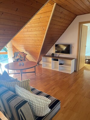 Smart TV, mesa de pingue-pongue