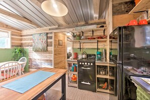 Refrigerador, microondas, horno, placa de cocina