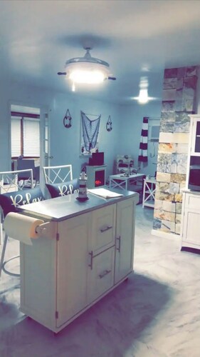 Bring Your Own Boat - Meticulously restored house on the Potomac River 