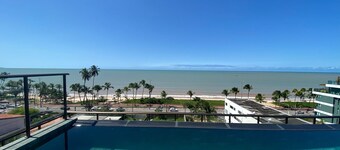 알마레의 카보 브랑코 스틸로 플랫 FM20
